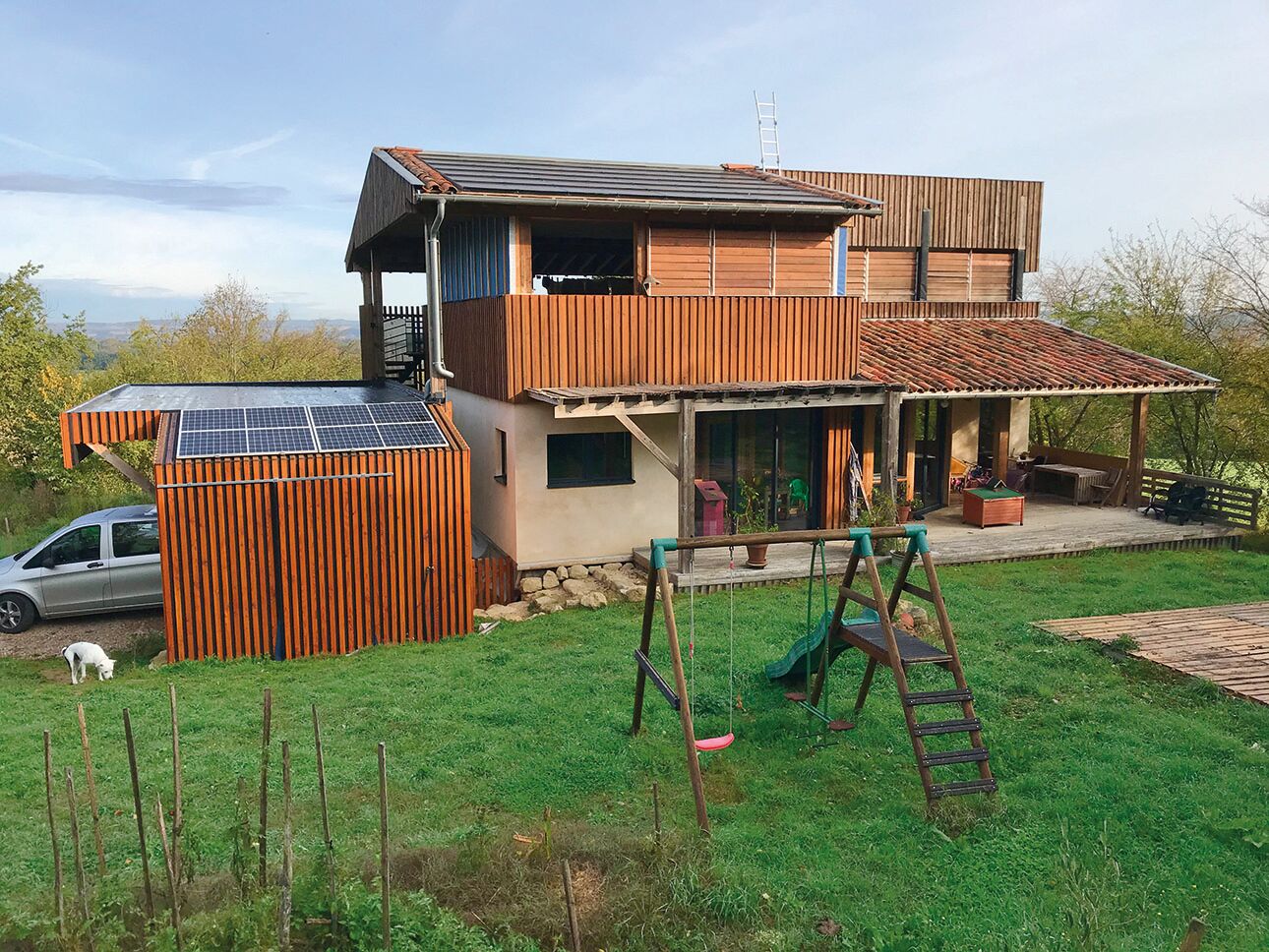 Leur maison tourne autour du soleil