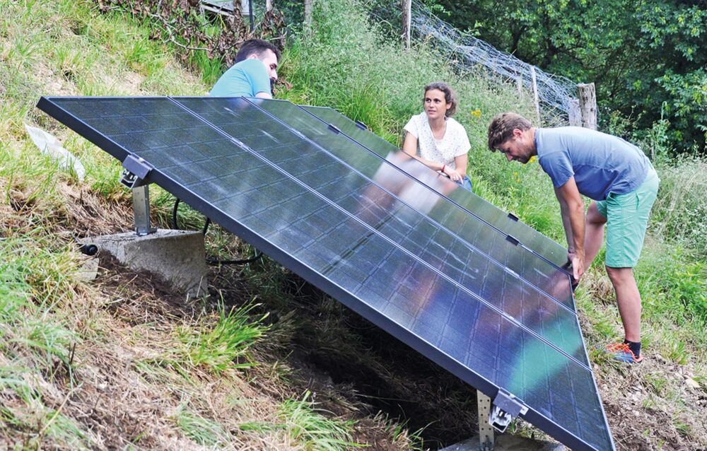 Montage a flanc de colline - Jura -@solar coop Montage a flanc de colline - Jura -@solar coop