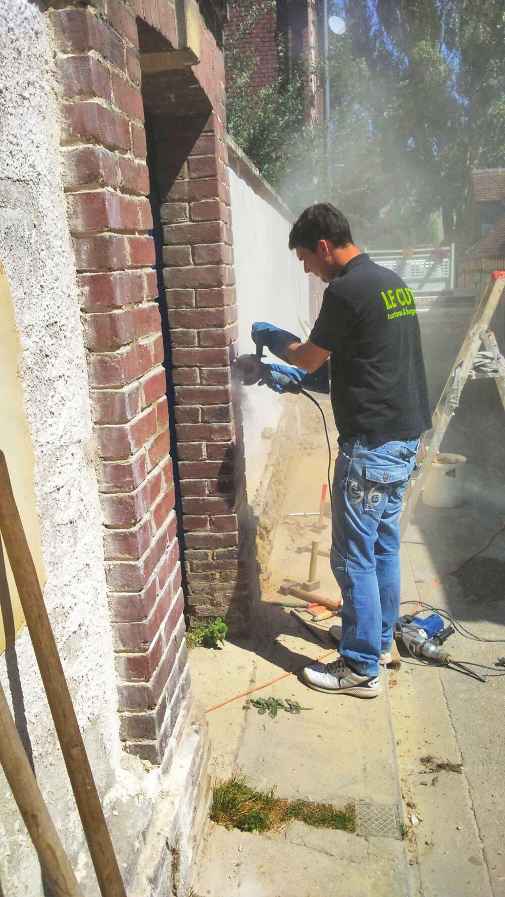 Rejointoiement mur chaux 1 © Six pieds sur terre Rejointoiement mur chaux 1 © Six pieds sur terre