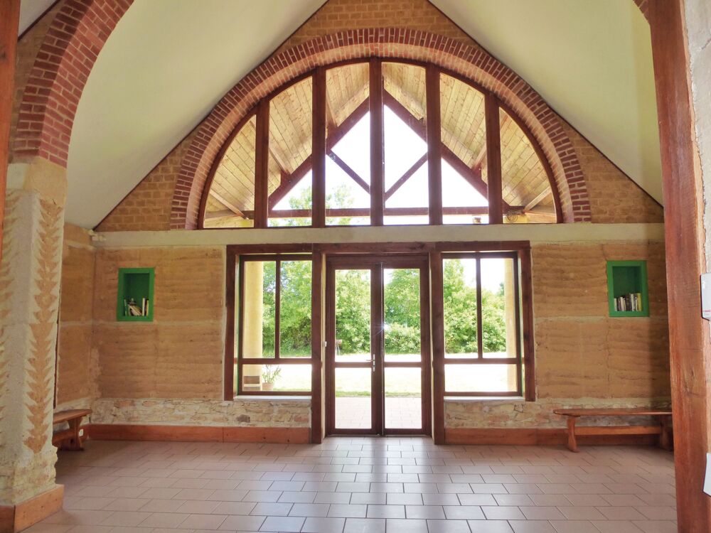 grand gite pise - arc briques -c- La ferme en terre grand gite pise - arc briques -c- La ferme en terre