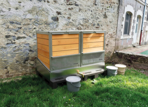 actus-153_Composteur-TOILETTES-SÈCHES-2-cellules-installé-sur-herbe-3 actus-153_Composteur-TOILETTES-SÈCHES-2-cellules-installé-sur-herbe-3