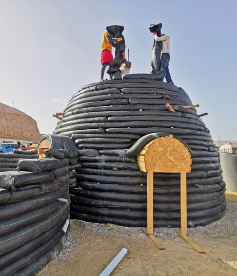 ACTU-152_superadobes-3000Ecomene