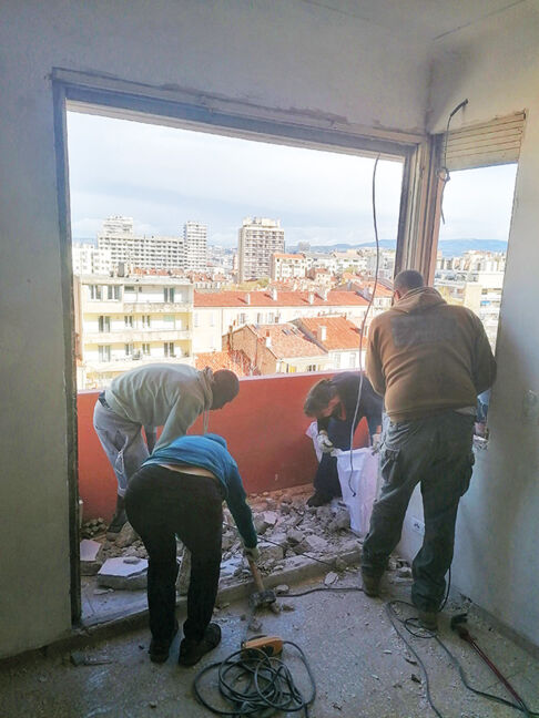 DOSSIER_152_depose totale fenetre - credit menuiserie Thiebaud DOSSIER_152_depose totale fenetre - credit menuiserie Thiebaud