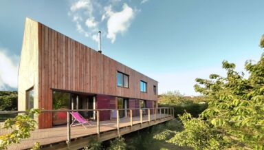 01-Maison-bois-contemporaine-fac-68401e24e615c.jpg