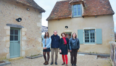 TERRITOIRE_152_Equipe de la maison de la rEnovation-Emilie VeyssiE