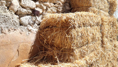 bottes de paille sans structure bois photo ouverture ITE paille Apte -c- APTE bottes de paille sans structure bois photo ouverture ITE paille Apte -c- APTE