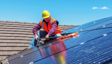 nettoyage-de-panneaux-solaires.jpg nettoyage-de-panneaux-solaires.jpg