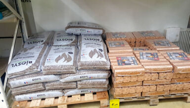 briquettes-et-granules.jpg briquettes-et-granules.jpg