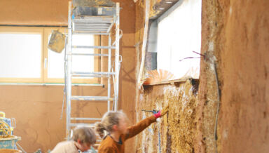 chantier en famille Enduit - crédit @artisan.edemavie chantier en famille Enduit - crédit @artisan.edemavie