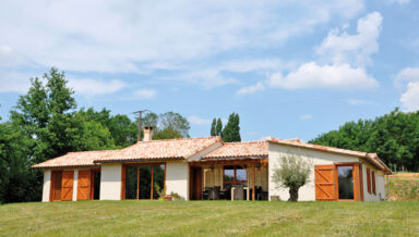 eleves-en-plein-chanvre.jpg eleves-en-plein-chanvre.jpg