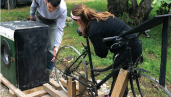 Le-lave-linge-à-pédales.png Le-lave-linge-à-pédales.png