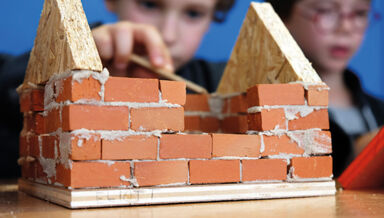 chantier en famille LesInventeurs_maisonbriques2 chantier en famille LesInventeurs_maisonbriques2