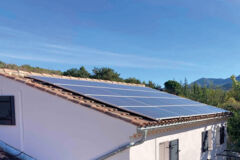 147-ALTERNATIVES-Toiture PV Christophe gros plan 147-ALTERNATIVES-Toiture PV Christophe gros plan