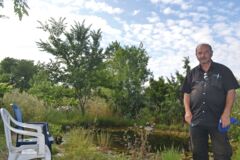 8 Alain Del Vecchio Ensemble les membres de Verpopa ont creusé cette marre pour abreuver l'écosystème du jardin©CELINE CAMMARATA 8 Alain Del Vecchio Ensemble les membres de Verpopa ont creusé cette marre pour abreuver l'écosystème du jardin©CELINE CAMMARATA