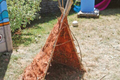 chantier en famille Tipi torchis 1 - crédit chantier! chantier en famille Tipi torchis 1 - crédit chantier!