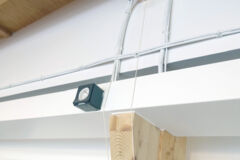 Des systèmes de poulies permettent d'allonger la substitution aux fils de cuivre. PHOTOS des habitants de Geckologis (7) tirette