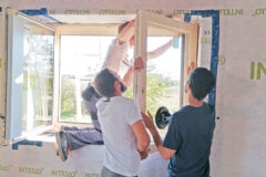 DOSSIER_152_pose fenetre bois alu triple vitrage - credit menuiserie Thiebaud